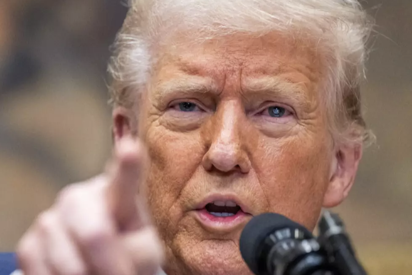 180-government-employees-just-received-an-email-demanding-they-come-back-to-work-after-trump-officials-fired-them-two-weeks-ago