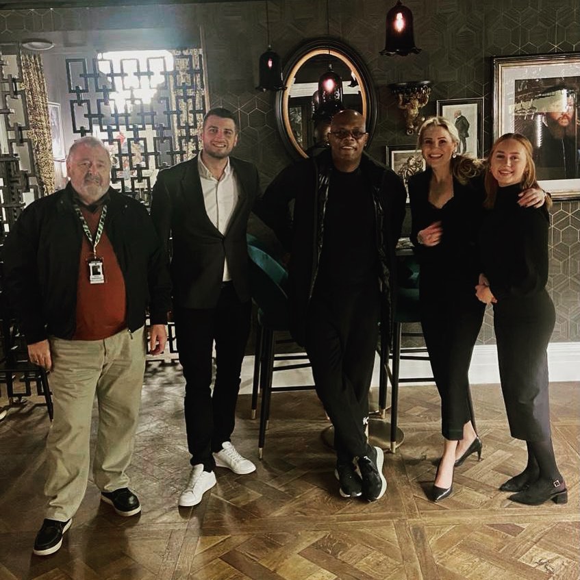 in-glasgow,-samuel-l.-jackson-makes-an-unexpected-visit-at-a-drag-queen-event