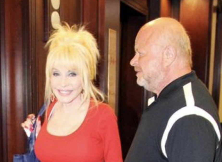 dolly-parton-shares-never-before-seen-picture-of-husband-carl,-and-fans-are-going-crazy