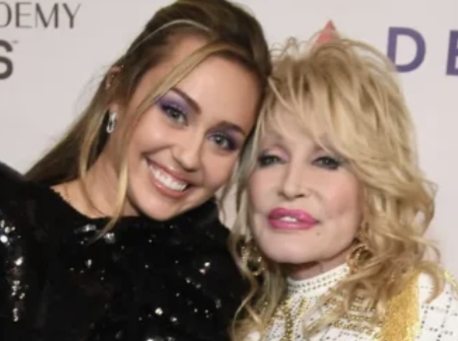 dolly-parton-couldn’t-have-a-kid-&-became-a-protective-‘fairy-godmother’-to-miley-cyrus-who-is-like-her