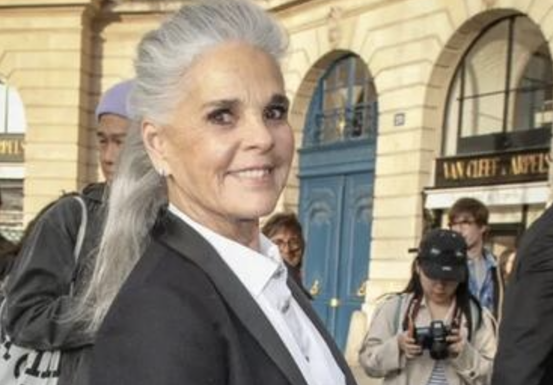 ali-macgraw-left-hollywood-to-live-in-‘tiny’-village-cottage-in-mountains:-actress-is-volunteer-now