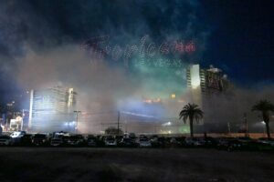 vegas-witnesses-demolition-of-last-true-mob-casino-the-tropicana