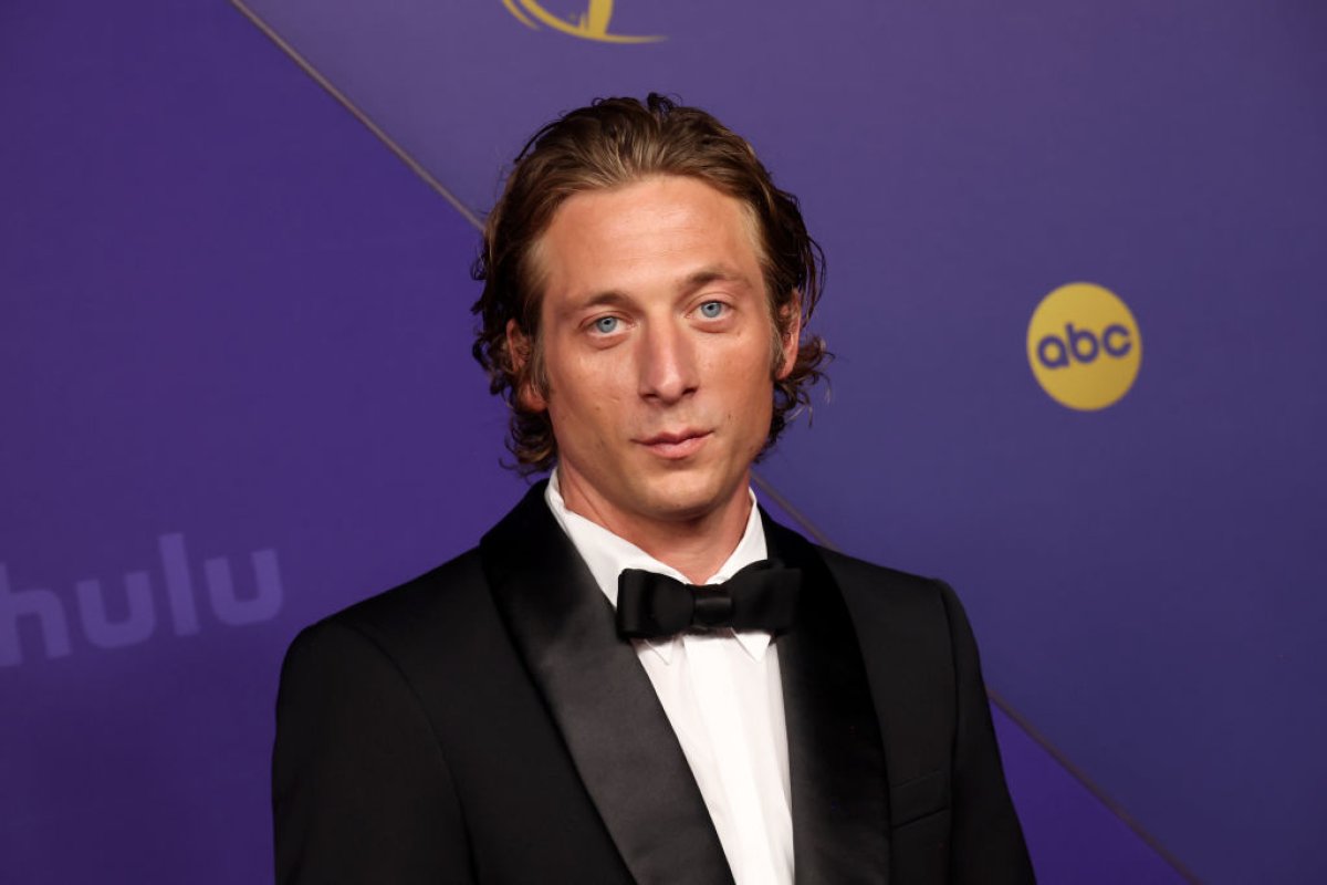 jeremy-allen-white-to-play-jabba’s-son-in-the-mandalorian-and-grogu