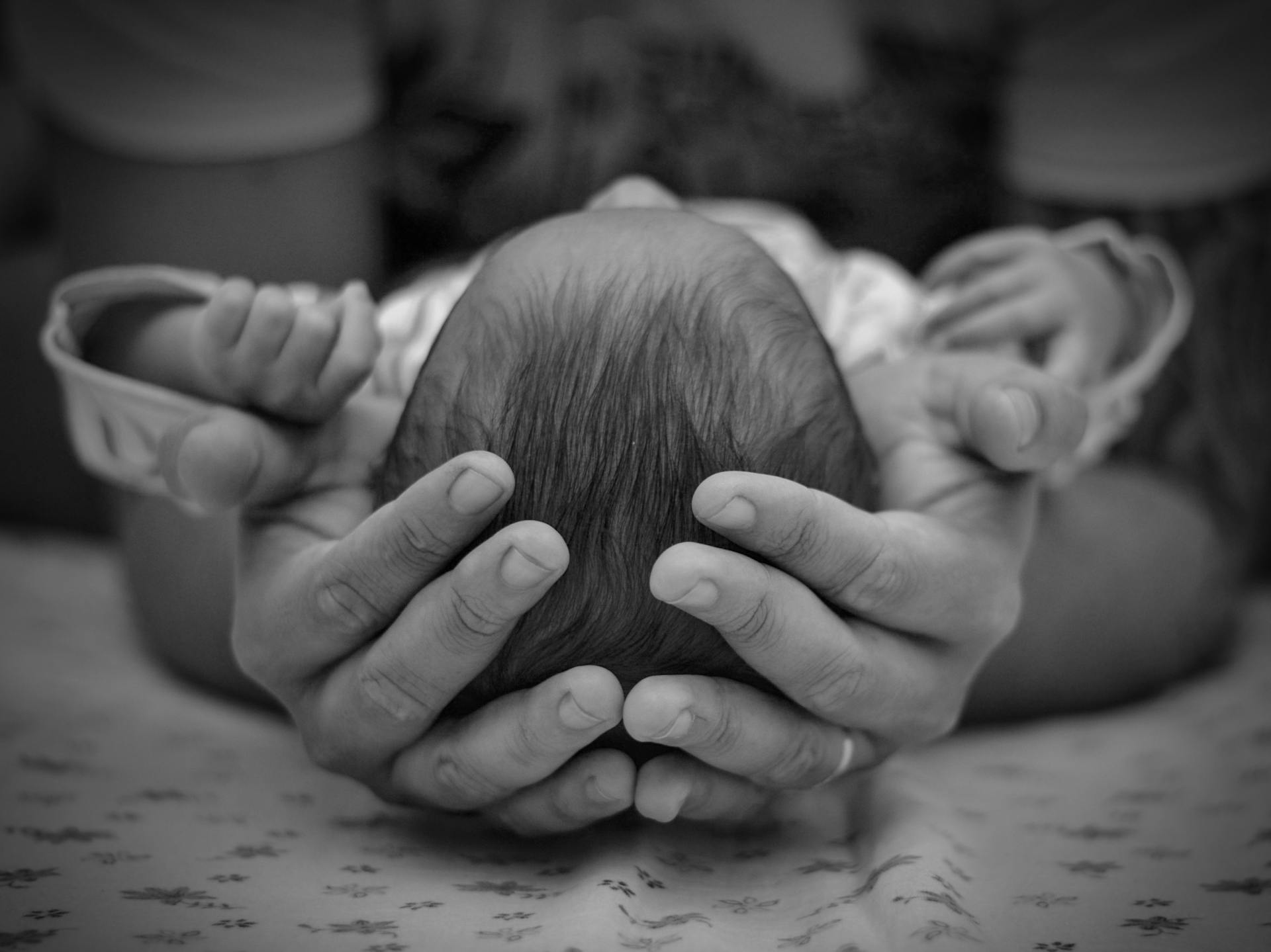 A newborn baby | Source: Pexels