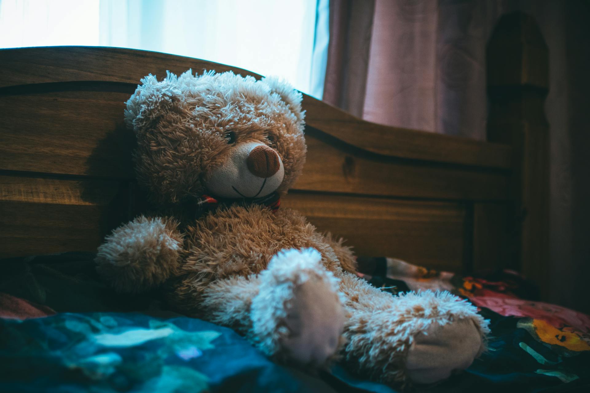 A teddy bear on the bed | Source: Pexels