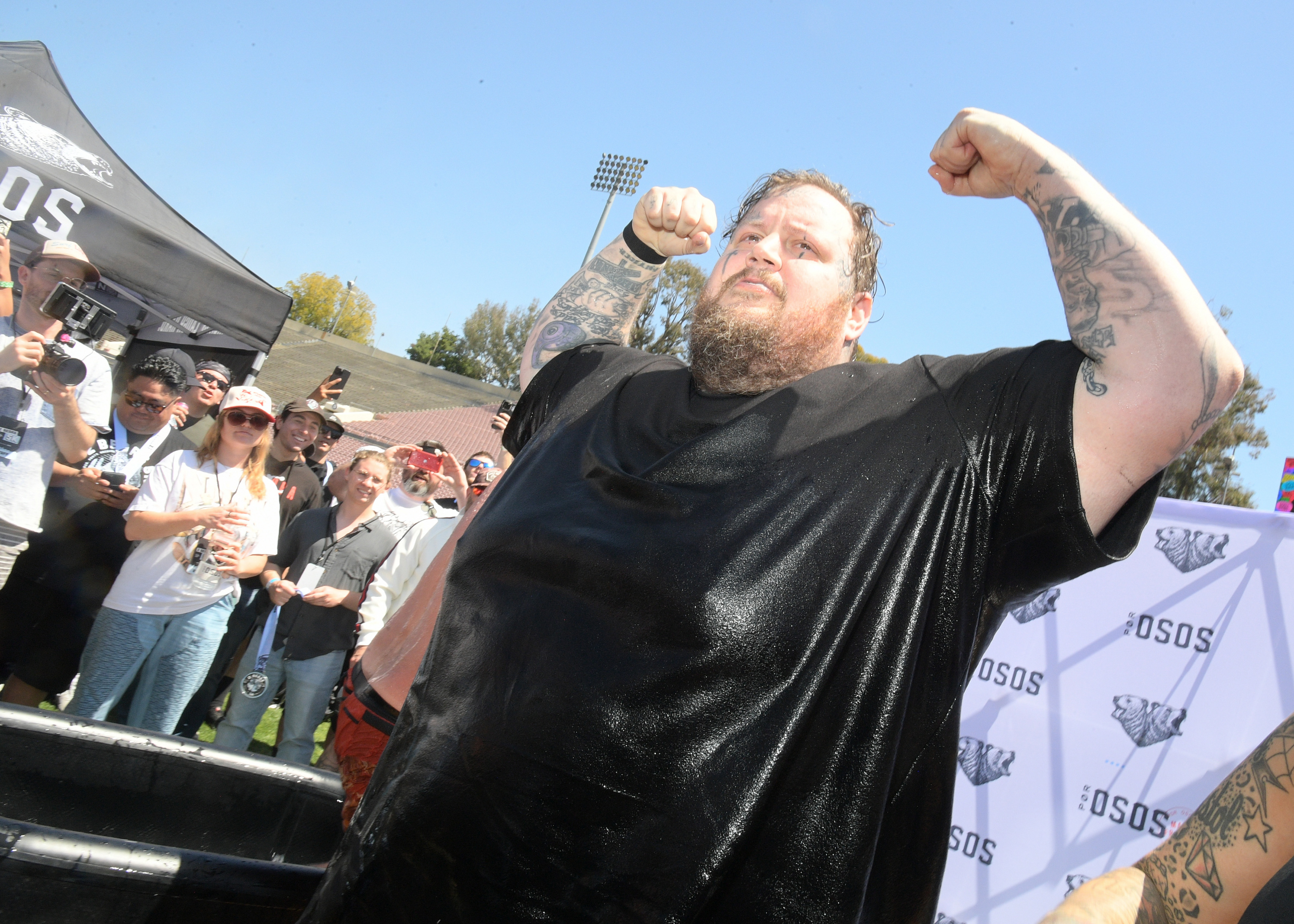 Jelly Roll attends the Netflix is a Joke Fest: 2 Bears 5K at Rose Bowl Stadium in Pasadena, California, on May 7, 2024 | Source: Getty Images