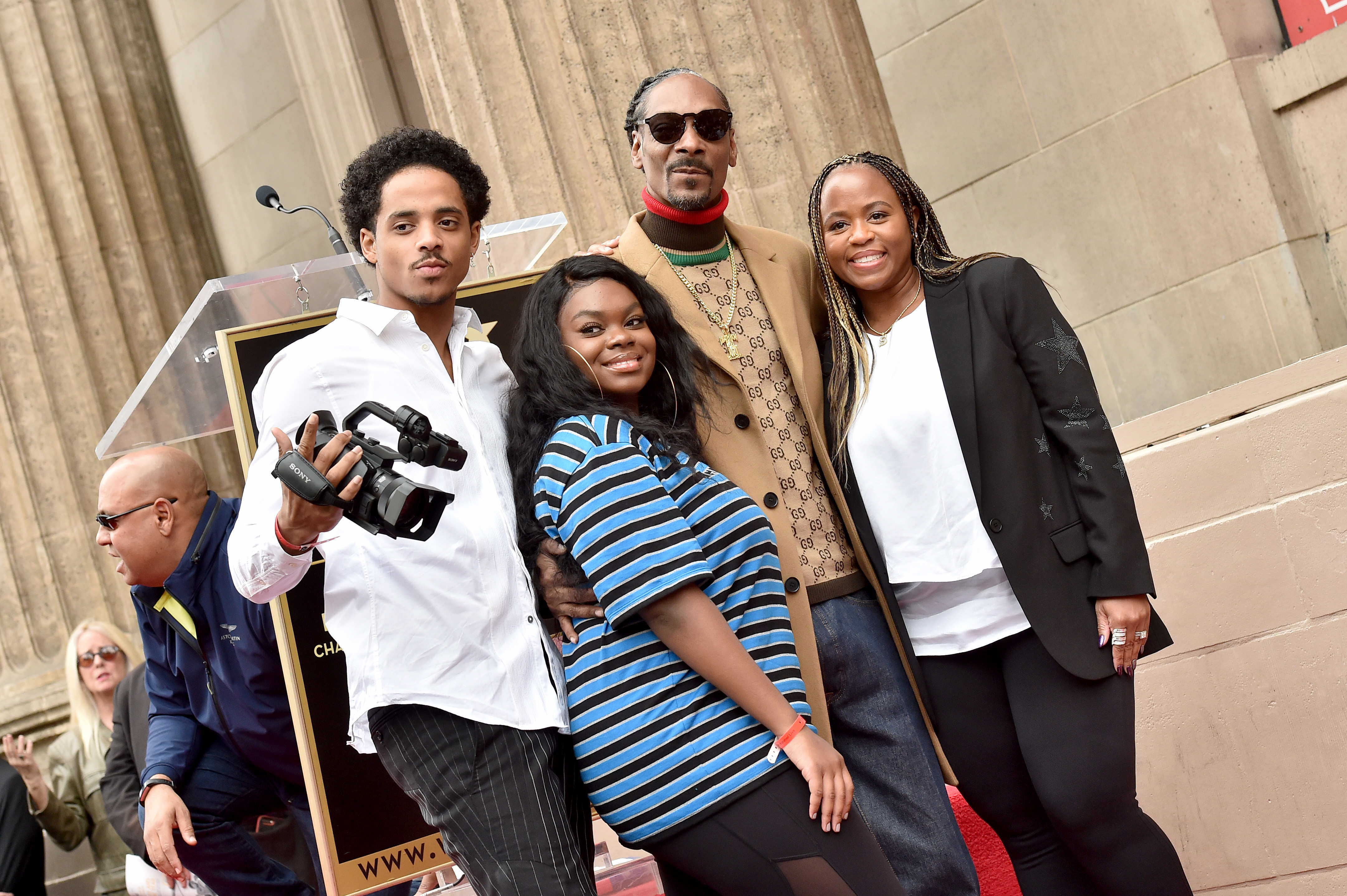 Snoop Dogg, Shante Broadus, Cori Broadus, and Cordell Broadus on November 19, 2018, in Hollywood, California | Source: Getty Images