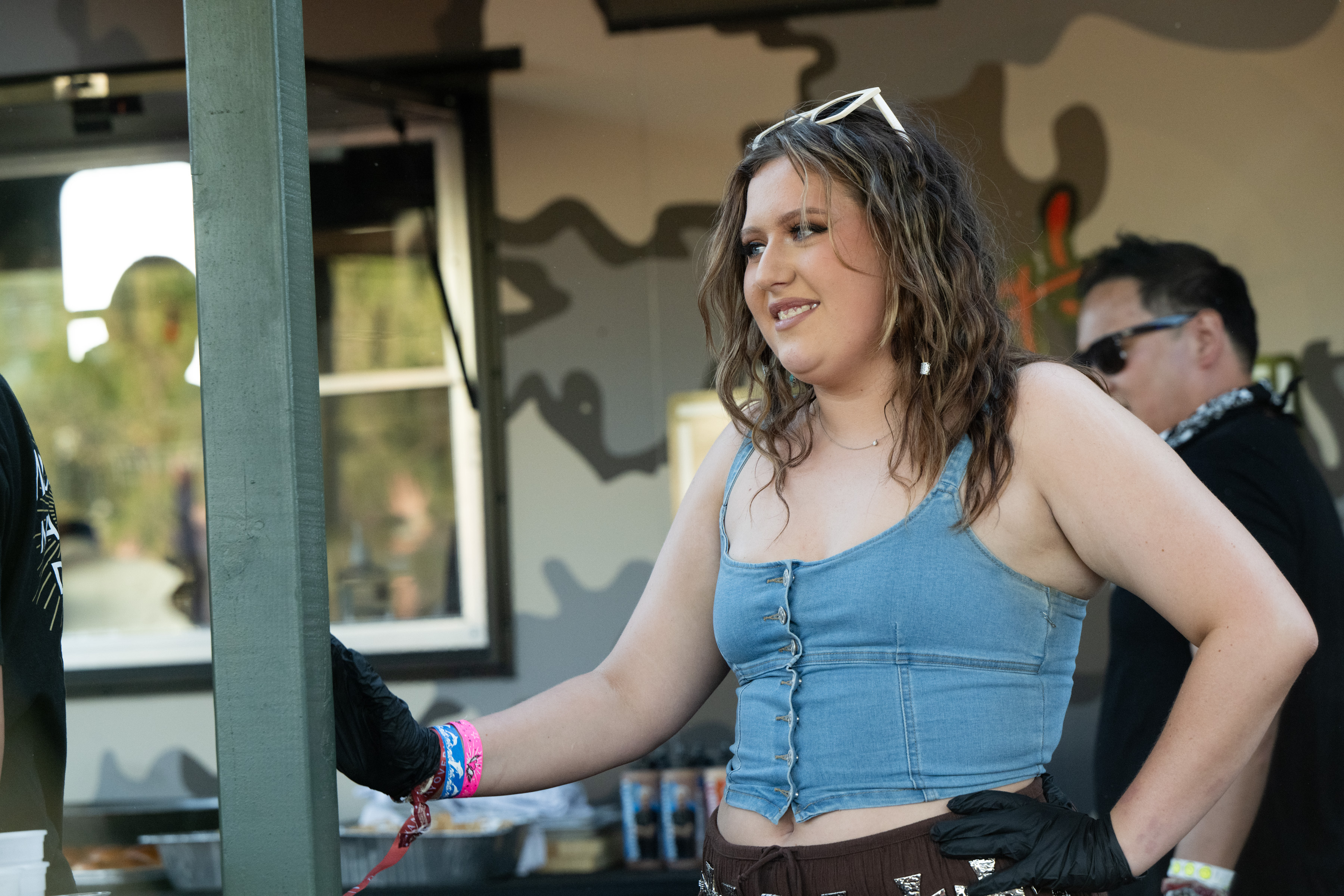 Bailee Ann DeFord at Guy Fieri's Smokehouse on Day 1 of the Stagecoach Festival on April 26, 2024, in Indio, California. | Source: Getty Images