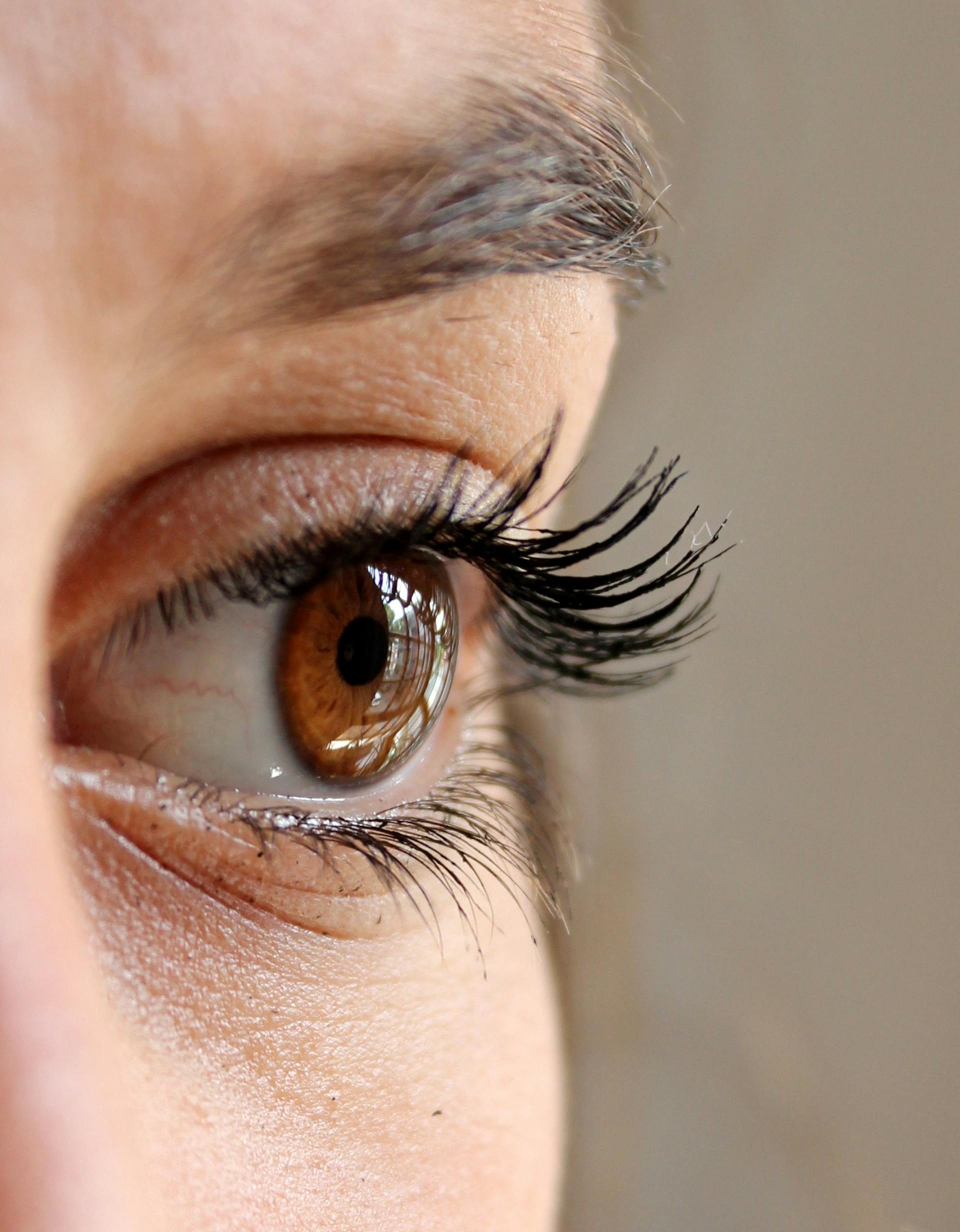 A close-up shot of a woman's eye | Source: Pexels