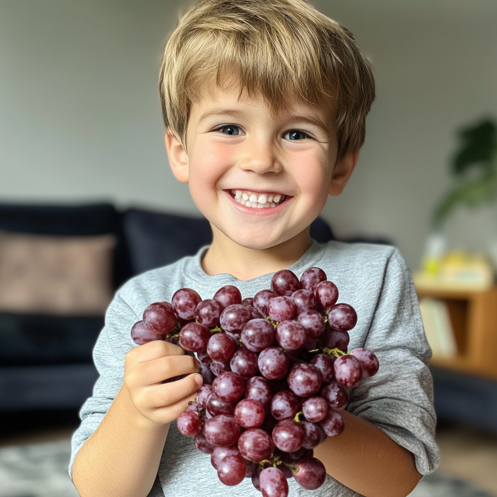 A little boy holding a bunch of grapes | Source: Midjourney