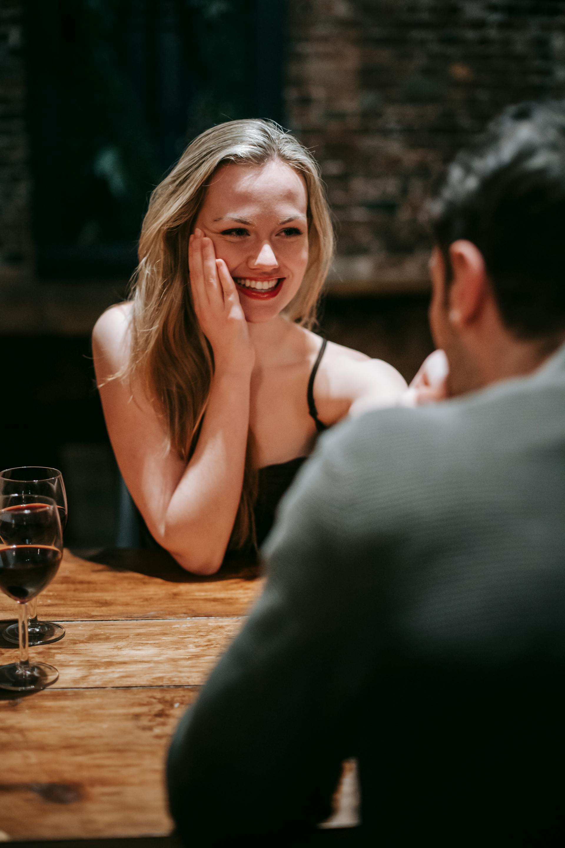 A woman looking at her boyfriend | Source: Pexels