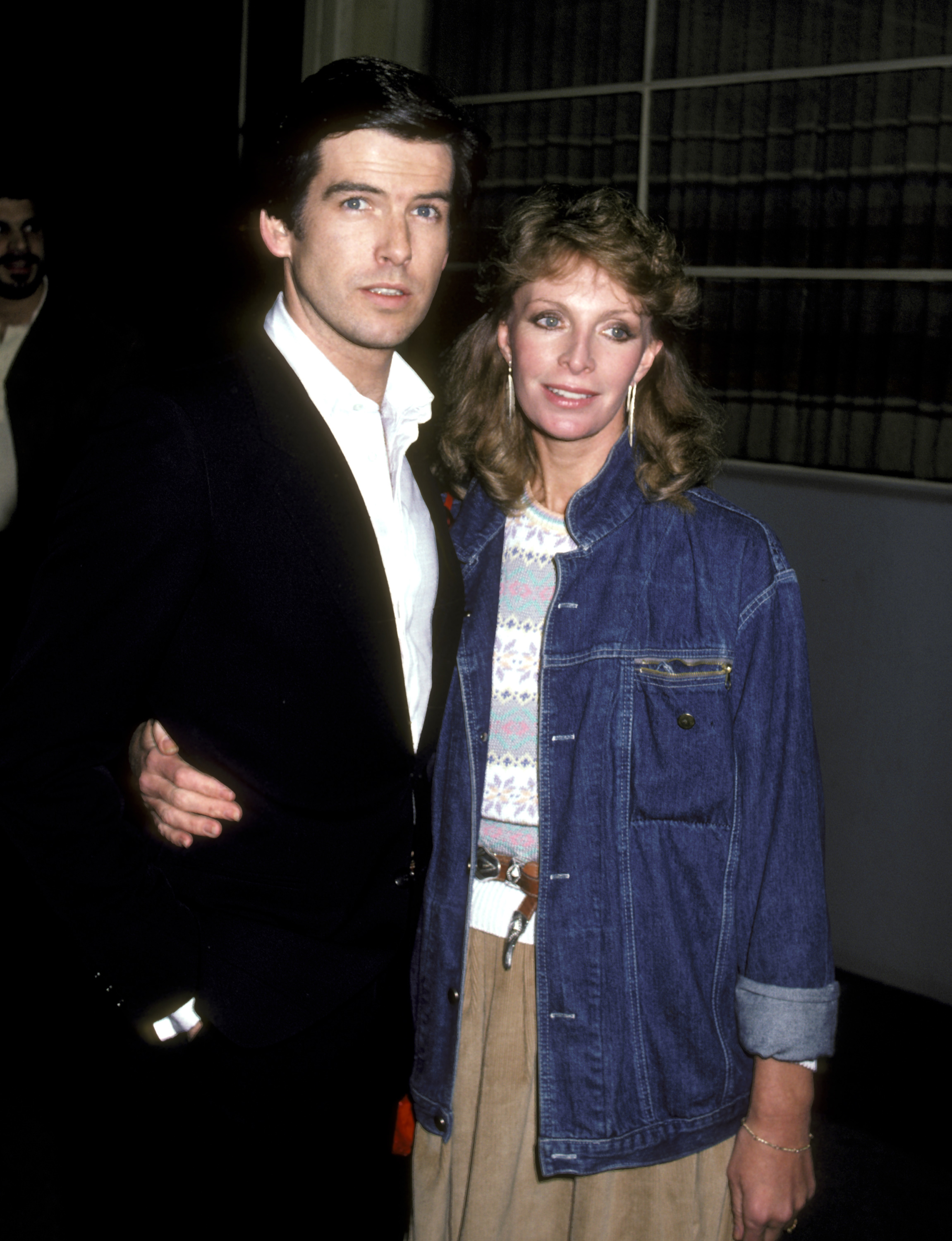 Pierce Brosnan and Cassandra Harris at the screening of "The Year of Living Dangerously" in Los Angeles on January 26, 1983 | Source: Getty Images