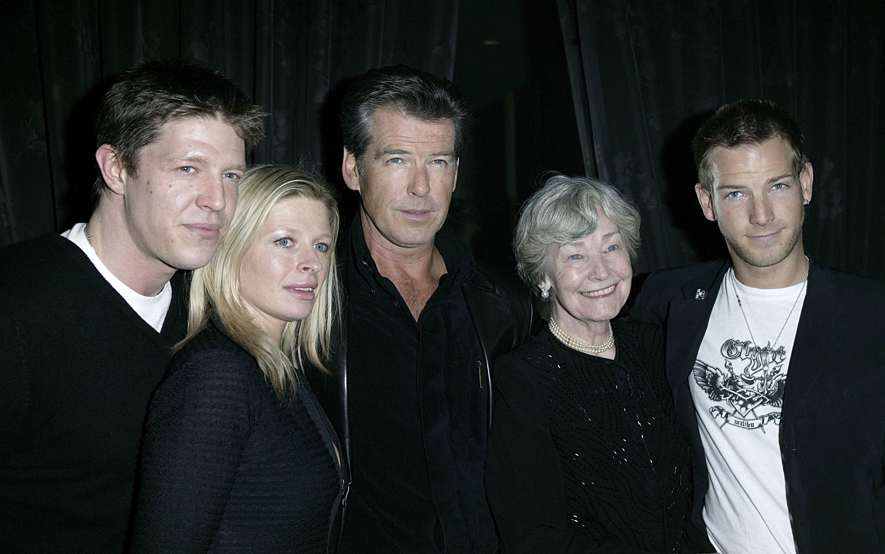 Christopher Brosnan, Charlotte Brosnan, May Smith, Pierce Brosnan, and Sean Brosnan at "The Matador" after-show party on February 21, 2006, in London, England | Source: Getty Images