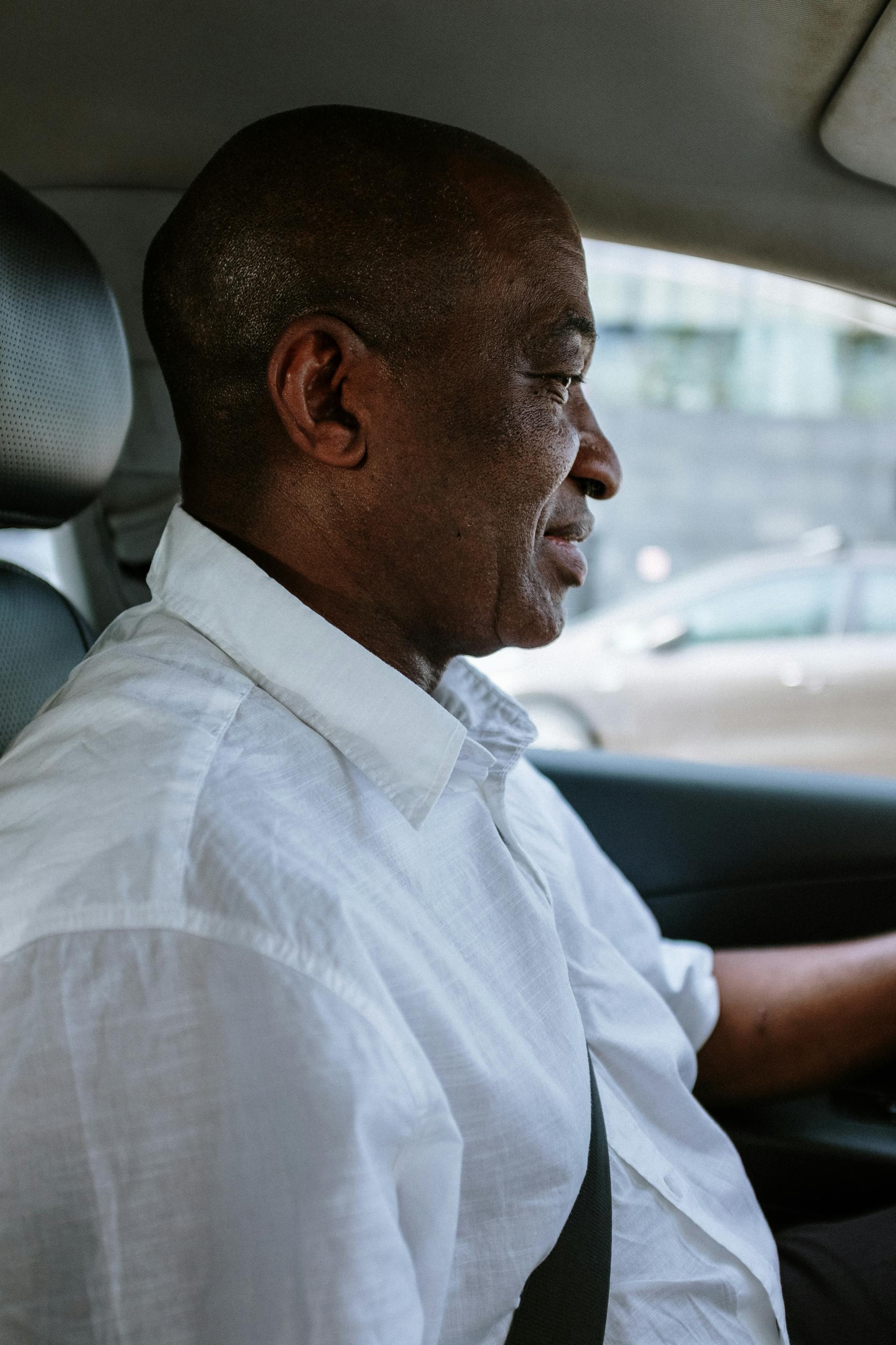 A man driving a car | Source: Pexels