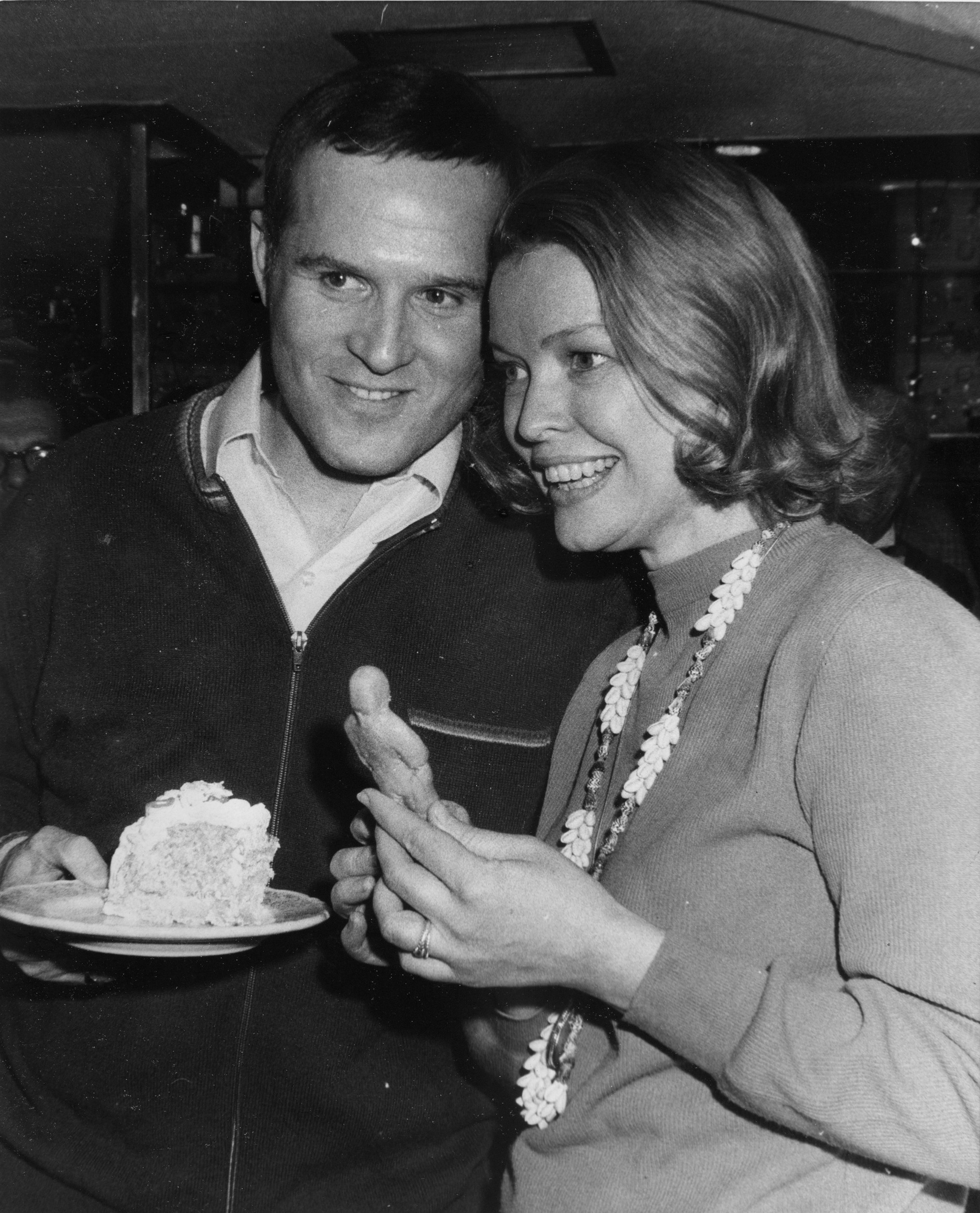 The actress photographed with her co-star Charles Grodin in April 1975 | Source: Getty Images