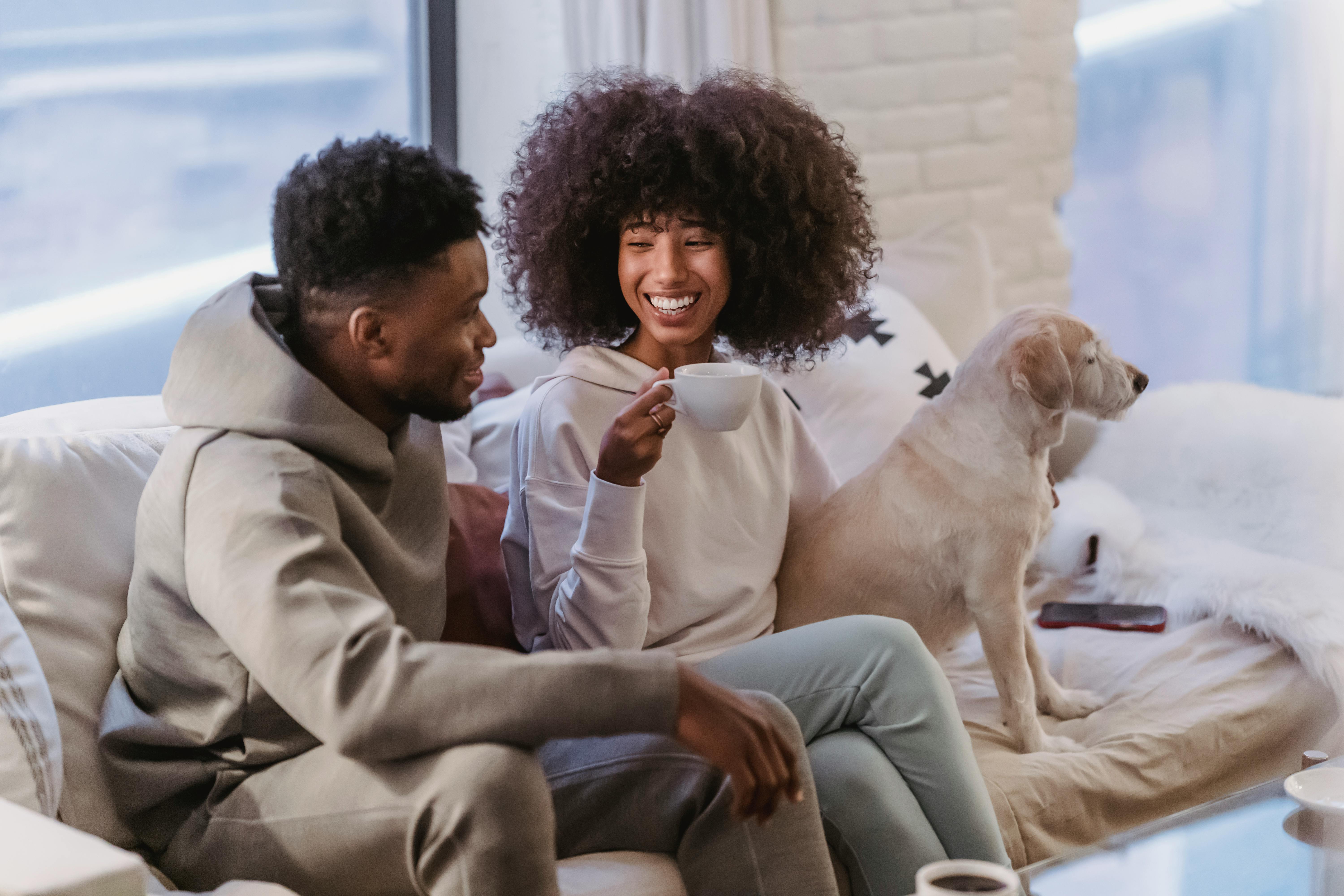 A couple enjoying each other's company at home | Source: Pexels