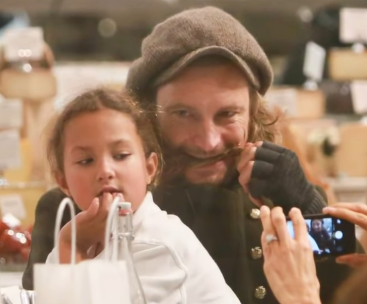 Nahla Ariela with her dad Gabriel Aubry as seen in a video dated December 8, 2014 | Source: YouTube/@TMZ