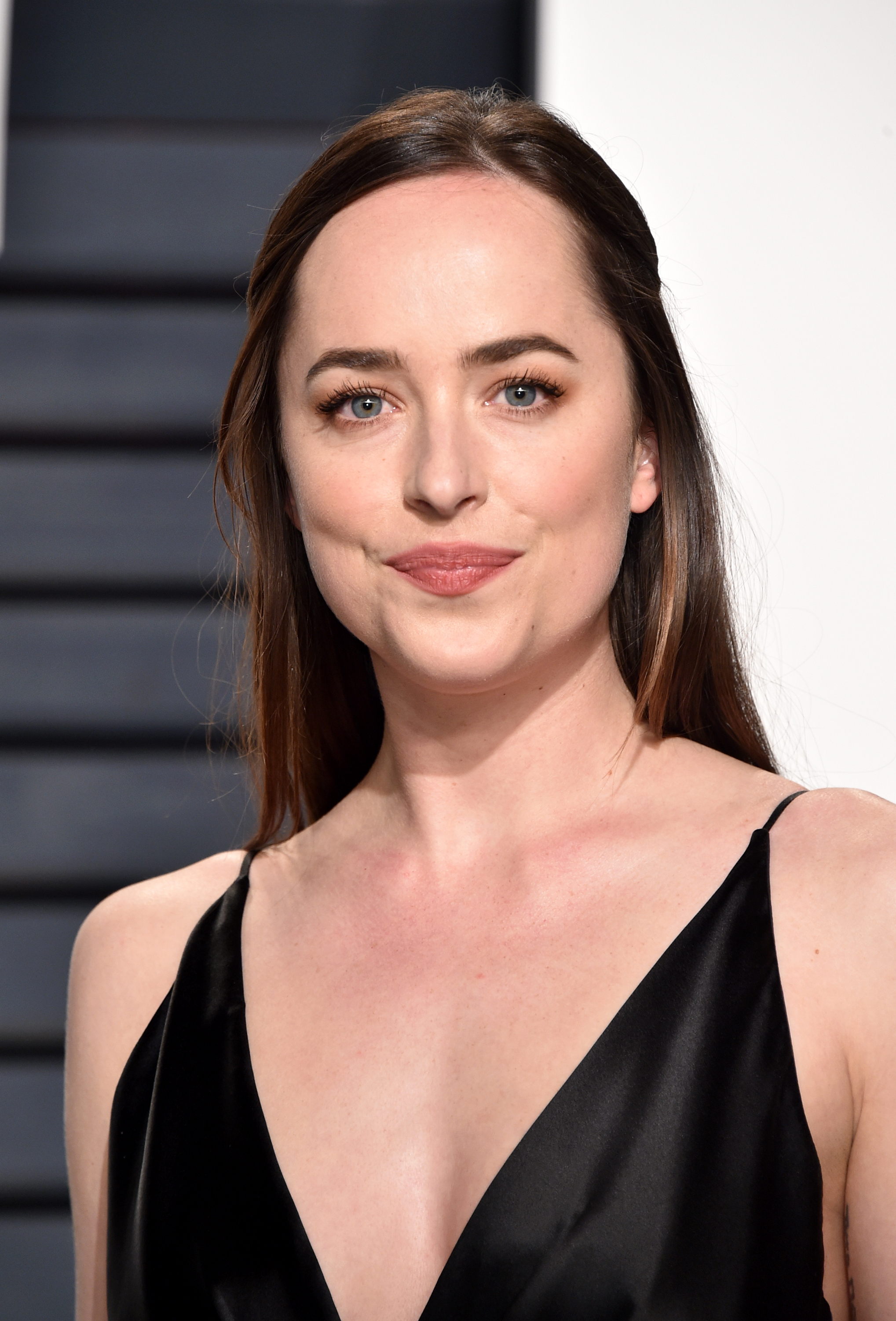 Actress Dakota Johnson attends the 2017 Vanity Fair Oscar Party on February 26, 2017, in Beverly Hills, California | Source: Getty Images