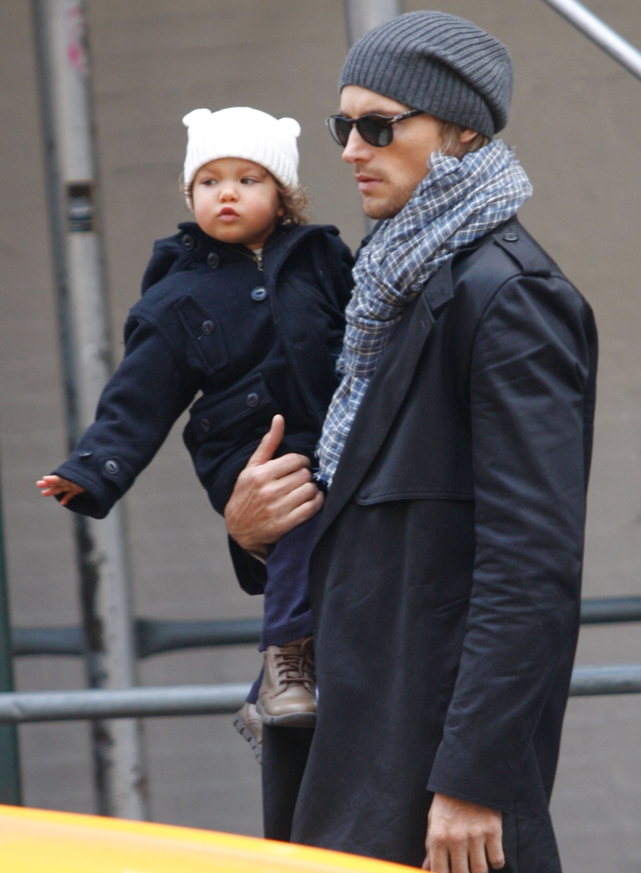 Nahla Ariela Aubry with her dad Gabriel Aubry seen on October 30, 2009 | Source: Getty Images