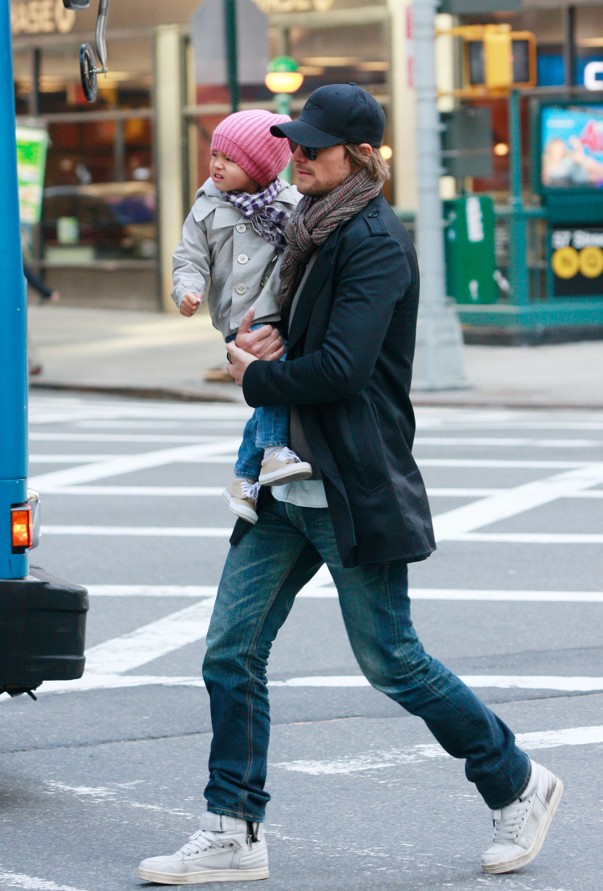 Gabriel Aubry and his daughter Nahla Aubry are seen in Manhattan on March 8, 2011 | Source: Getty Images