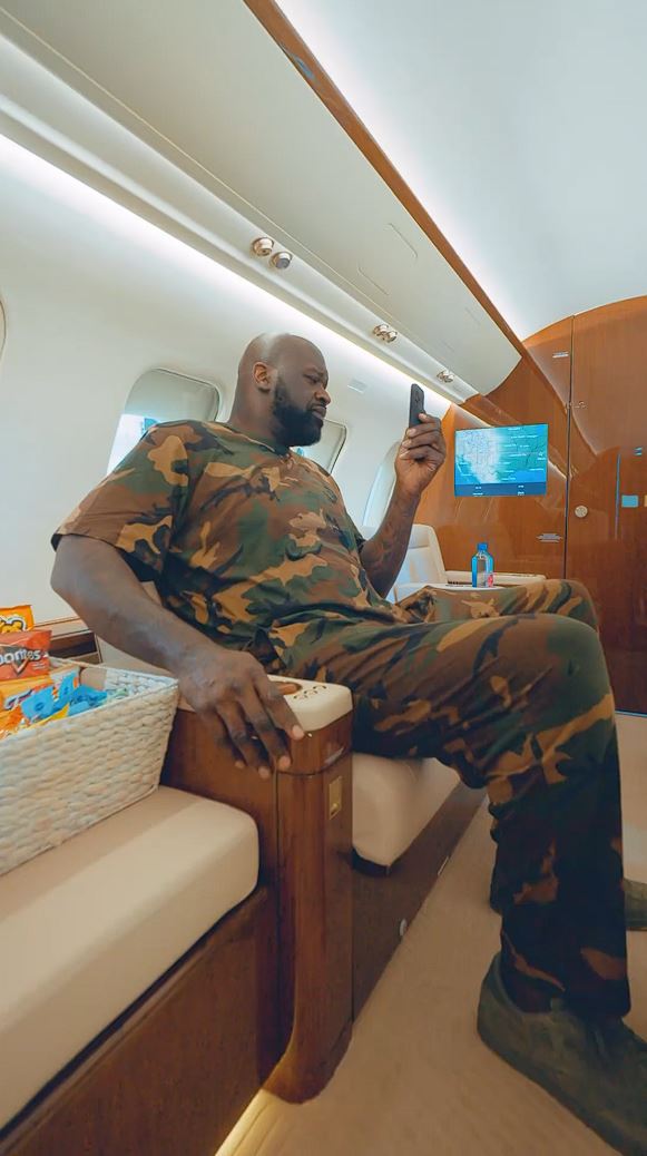 Some fans think Shaq is too big for his private jet