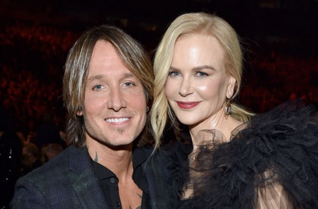 nicole-kidman-proudly-supports-keith-urban-as-he-wins-cma-entertainer-of-the-year
