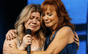 reba-mcentire-&-kelly-clarkson-break-down-in-tears-during-heart-shattering-duet-‘the-greatest-man-i-never-knew’-leaves-crowd-speechless”