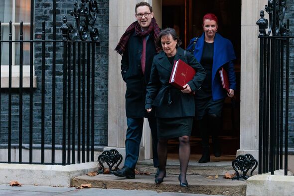 Jo and White and other members of Cabinet leave No. 10